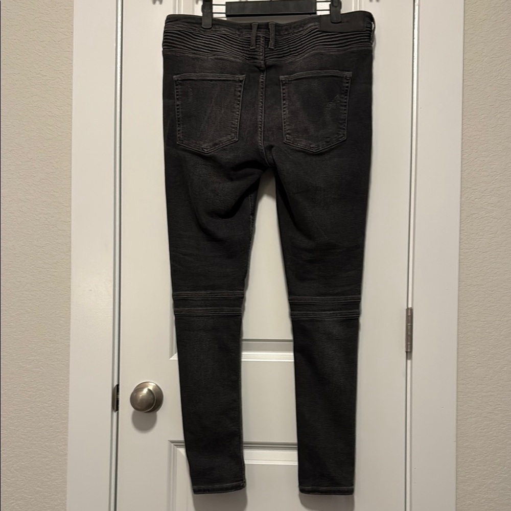 River Island (UK Brand) Men's Black Distressed Jeans size 32 - Picture 3 of 7
